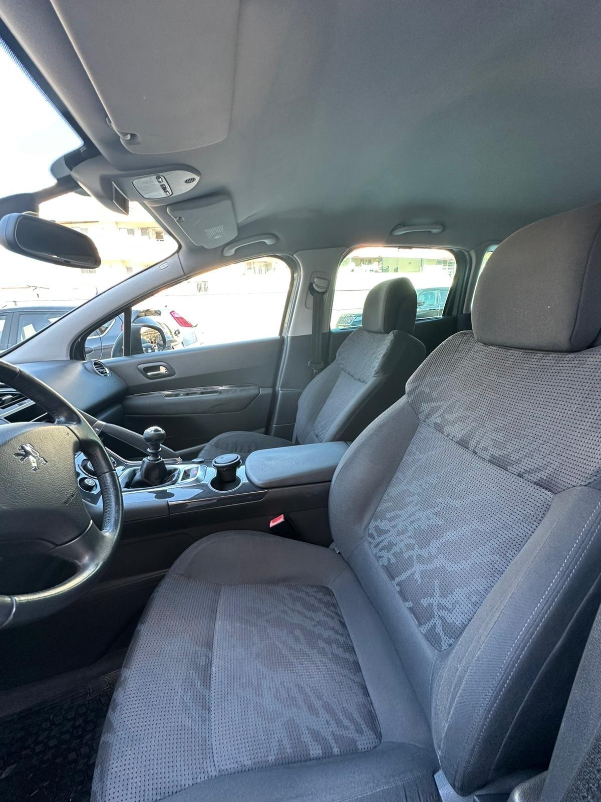 Peugeot 3008 1.6 HDi 115CV Allure