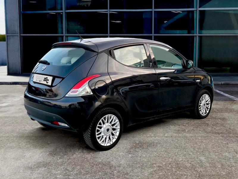 Lancia Ypsilon 5 Porte Ypsilon 1.2 8v Platinum 69cv