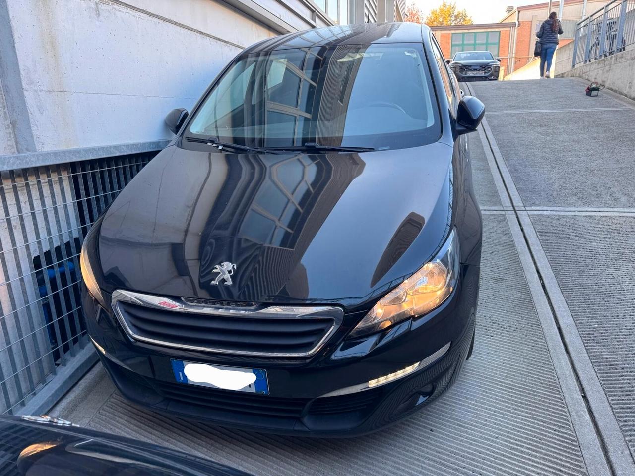Peugeot 308 BlueHDi 100 S&S SW Business