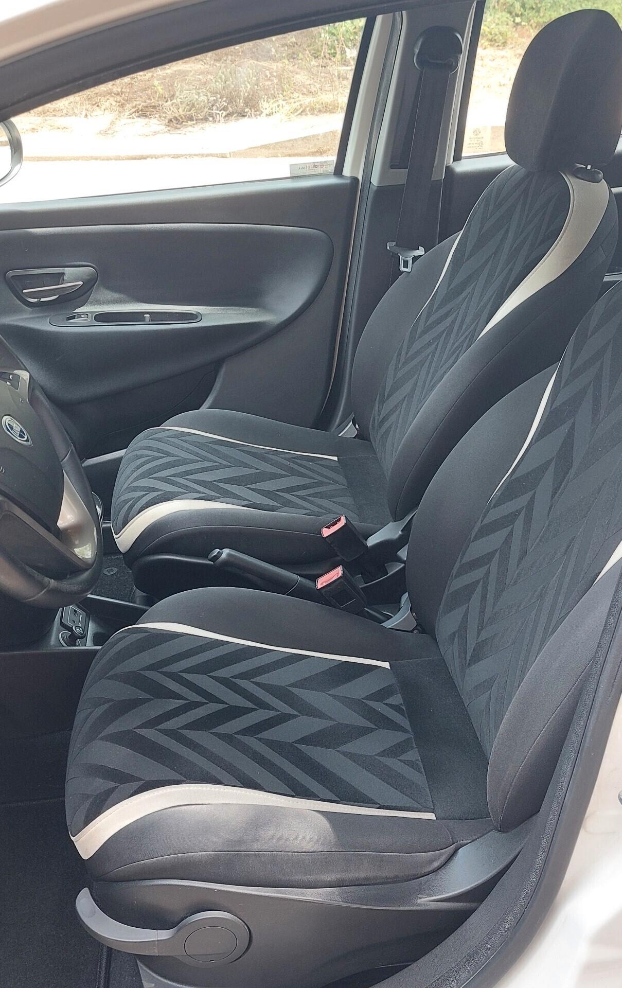Lancia Ypsilon 1.2 69 CV 5 porte GPL Ecochic Gold