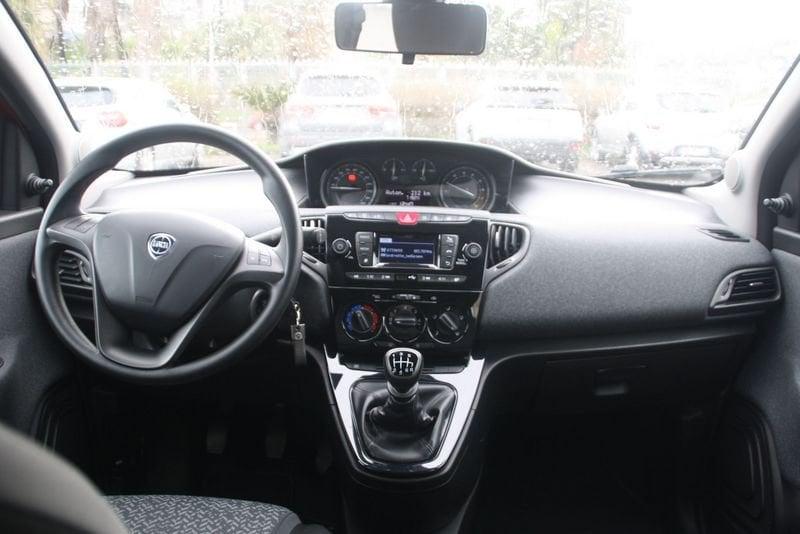 Lancia Ypsilon 1.0 FireFly 70cv Hybrid Silver