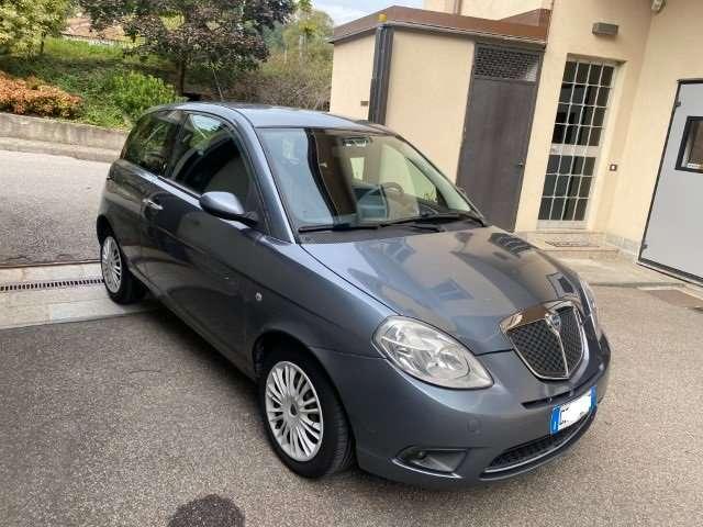 Lancia Ypsilon 1.2 Argento - Neopatentati