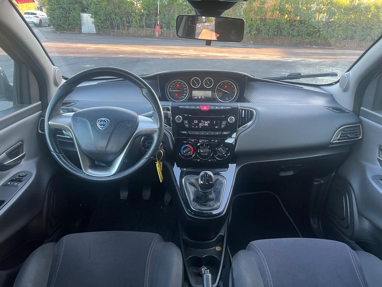 Lancia Ypsilon 0.9 TwinAir 85 CV 5 porte Metano Ecochic Gold