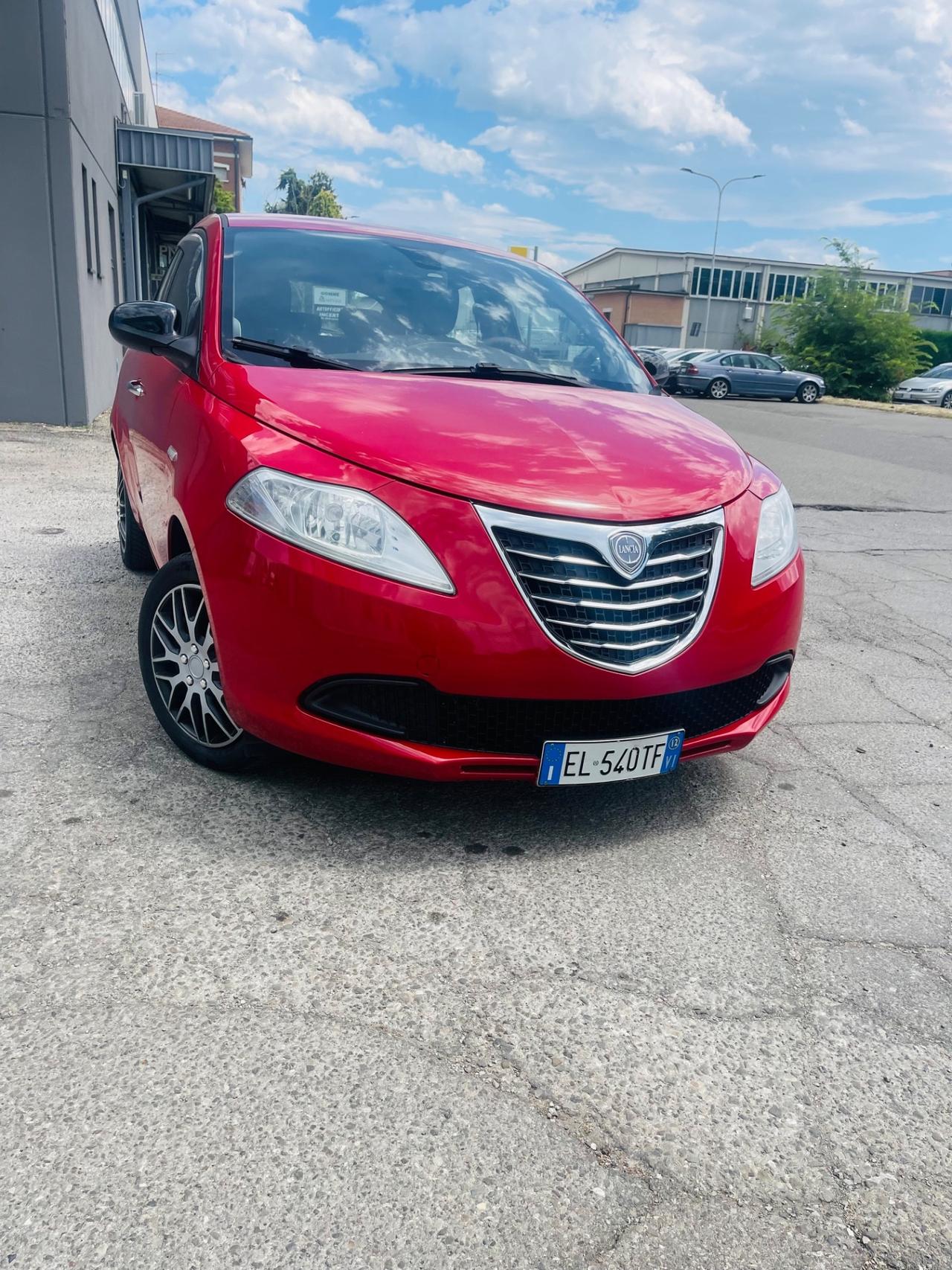 Lancia Ypsilon 1.2 69 CV 5 porte GPL Ecochic Silver