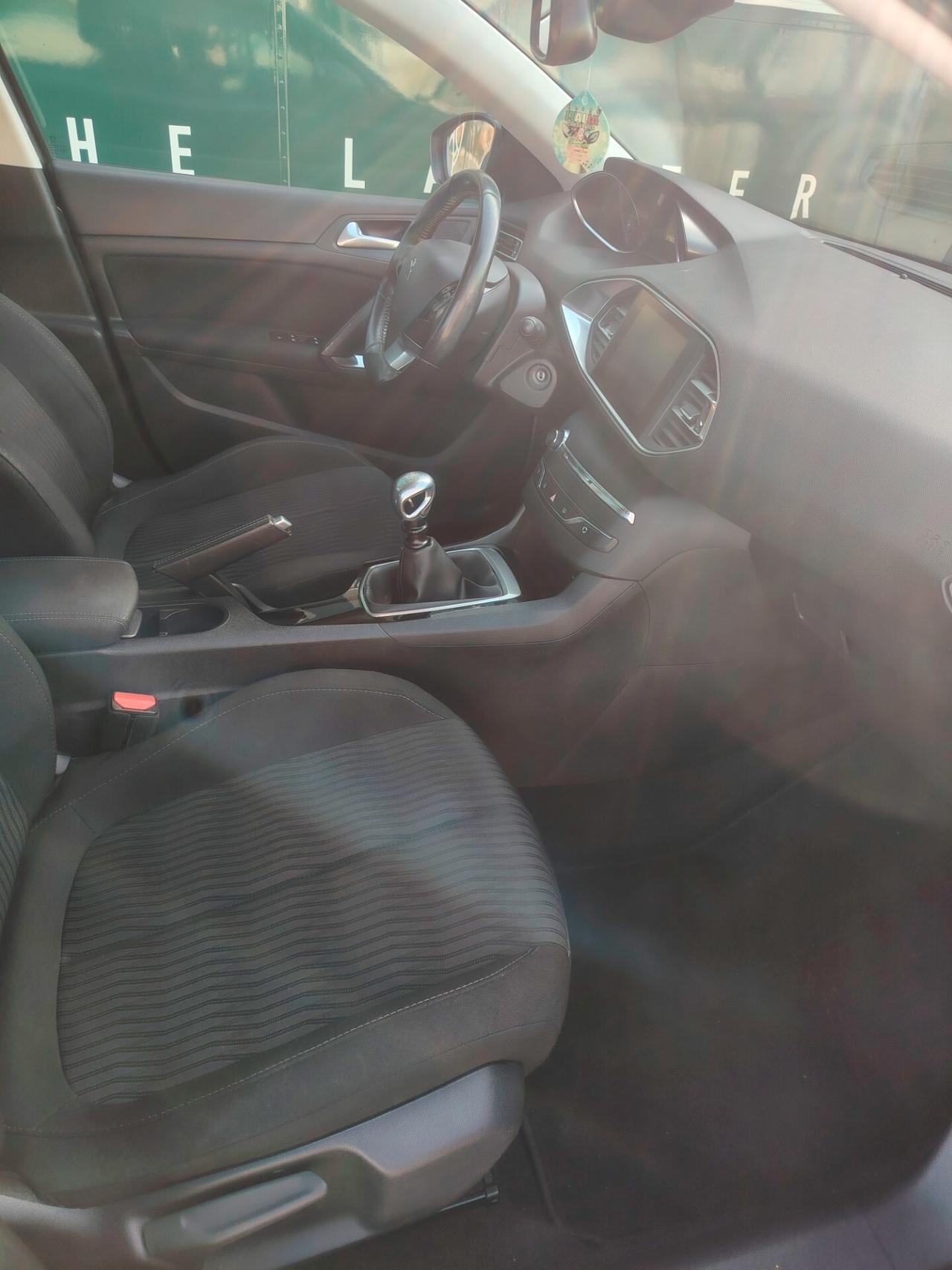 Peugeot 308 BlueHDi 120 S&S SW Business