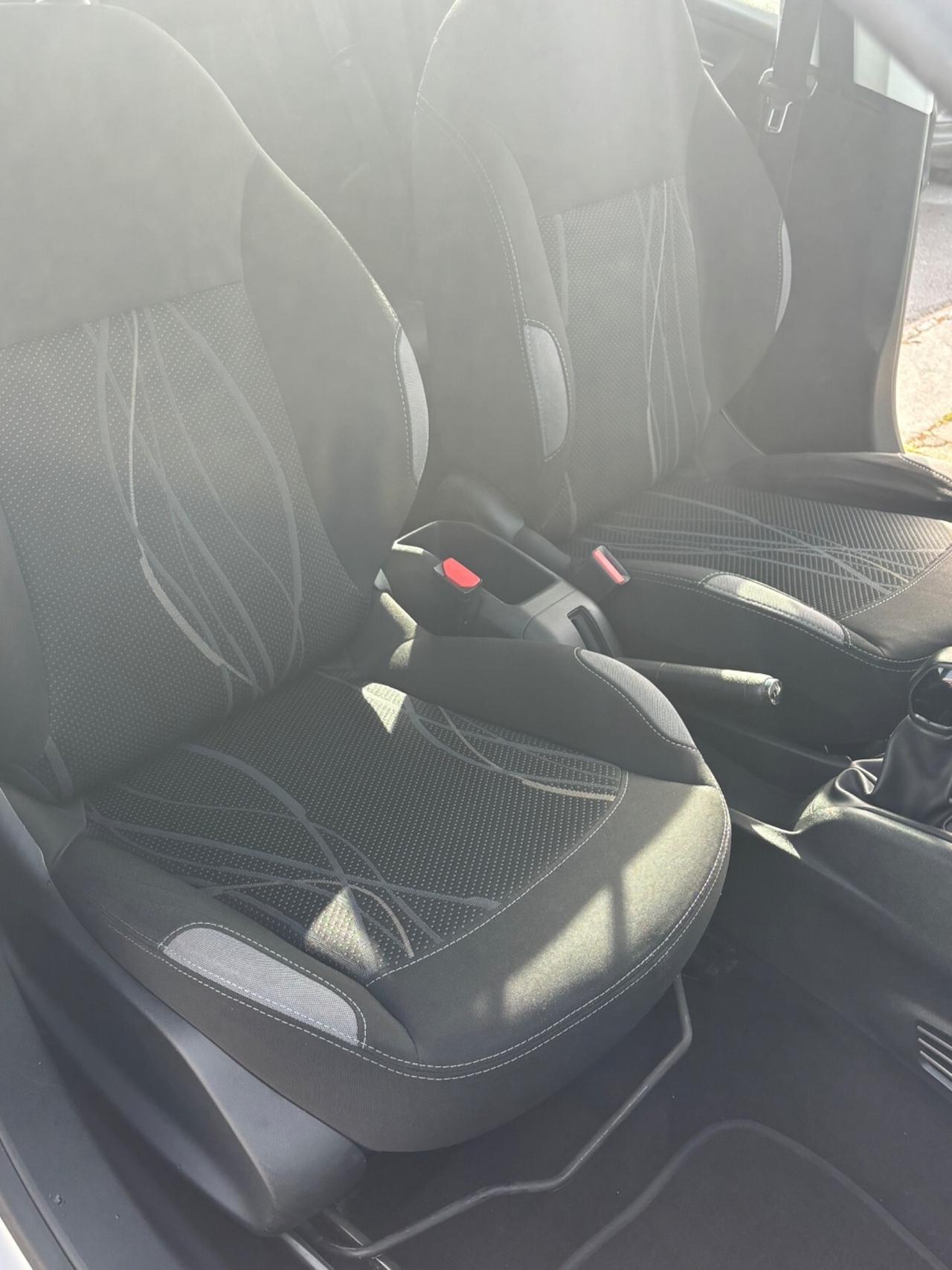 Peugeot 208 1.4 HDi 68 CV 5 porte Allure