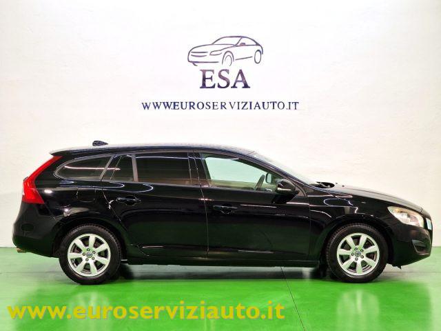 VOLVO V60 T3 Powershift Kinetic