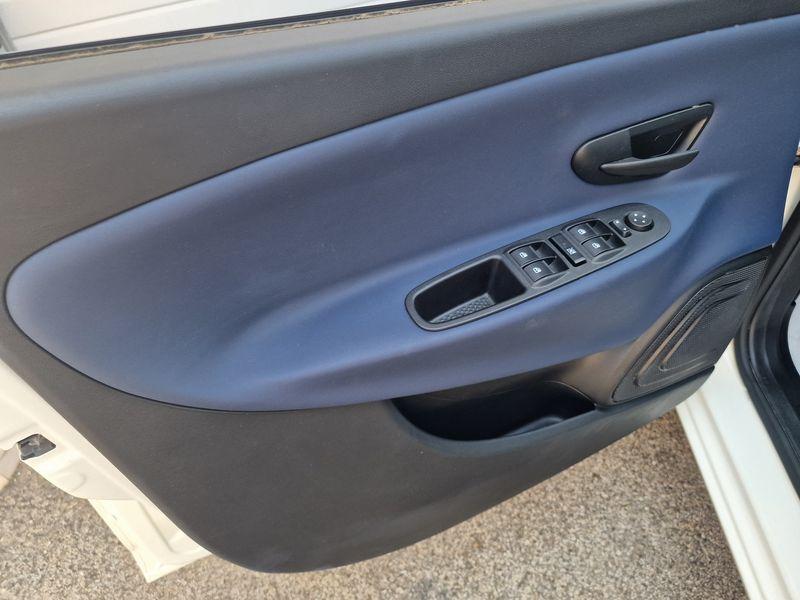 LANCIA Ypsilon 1.0 firefly hybrid Platino s&s 70cv