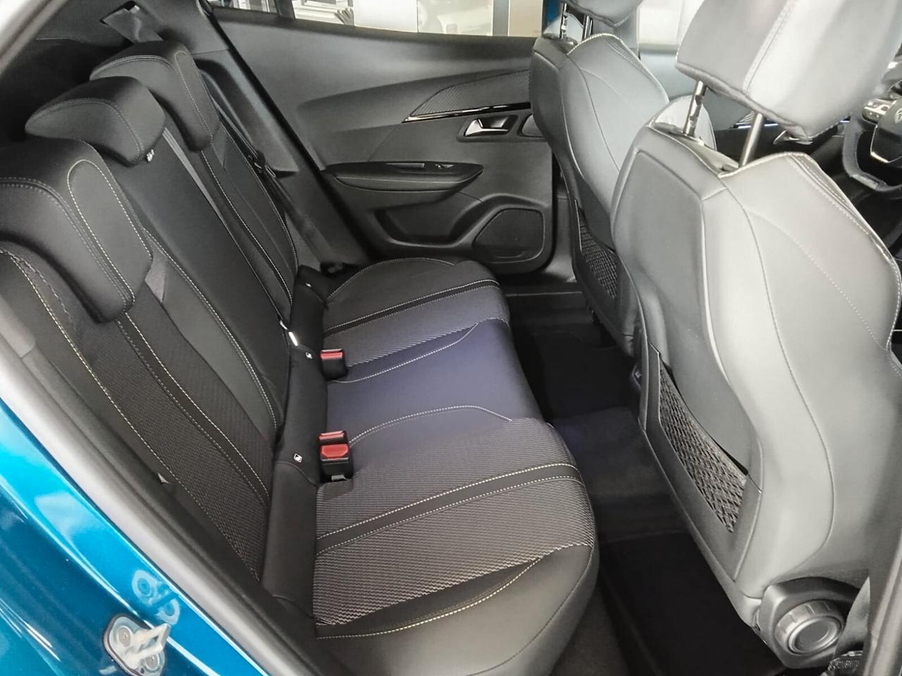 Peugeot 2008 Hybrid 145 e-DCS6 GT