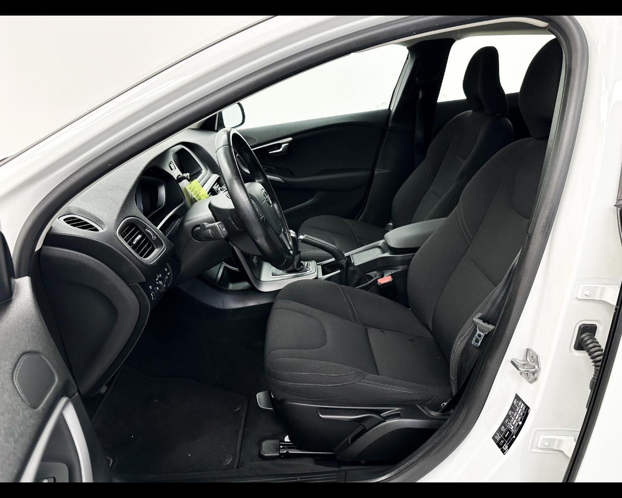 VOLVO V40 Cross Country D2 Business
