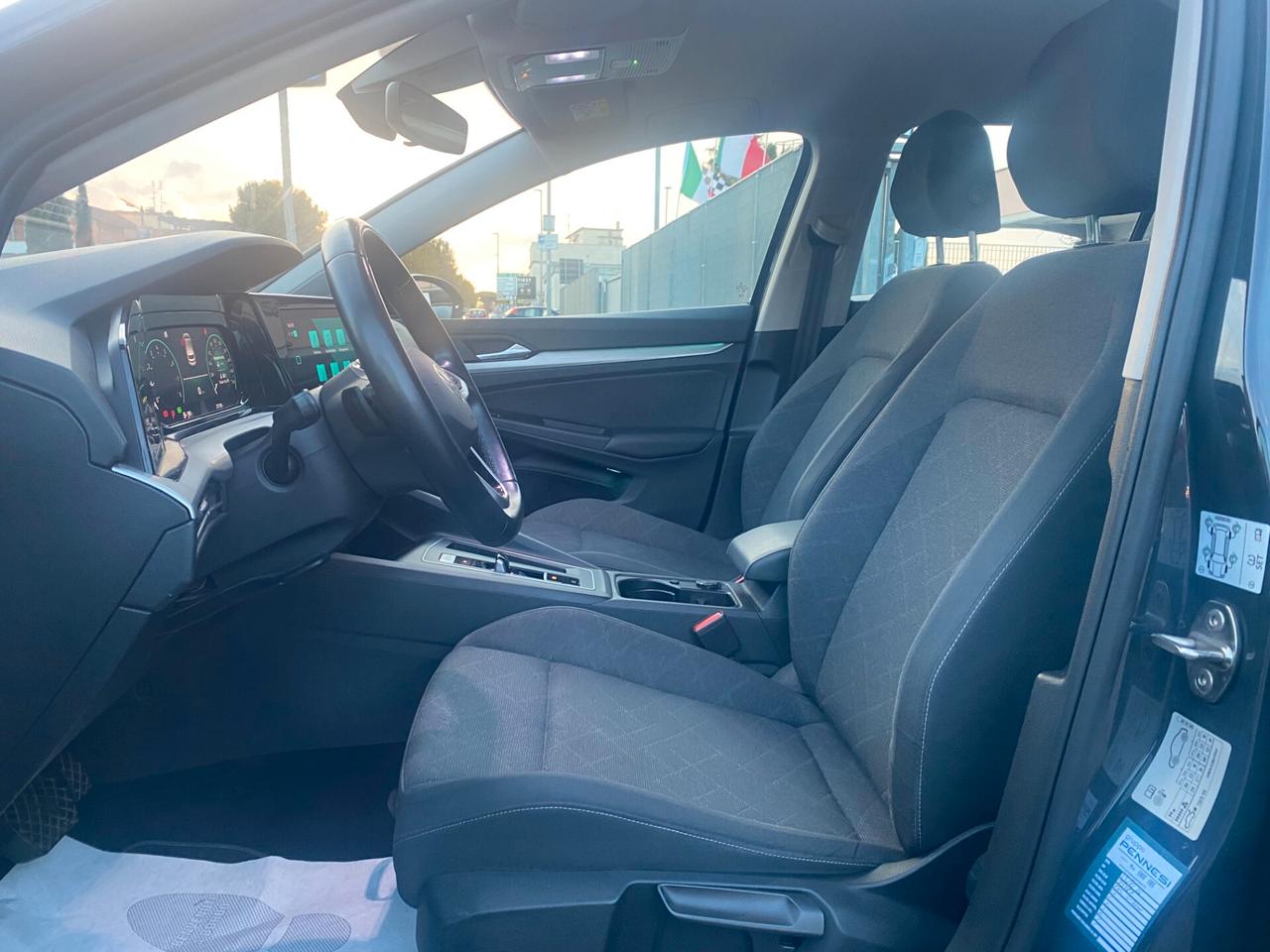 Volkswagen GOLF 8 1.0 eTSi 110Cv DsG LIFE