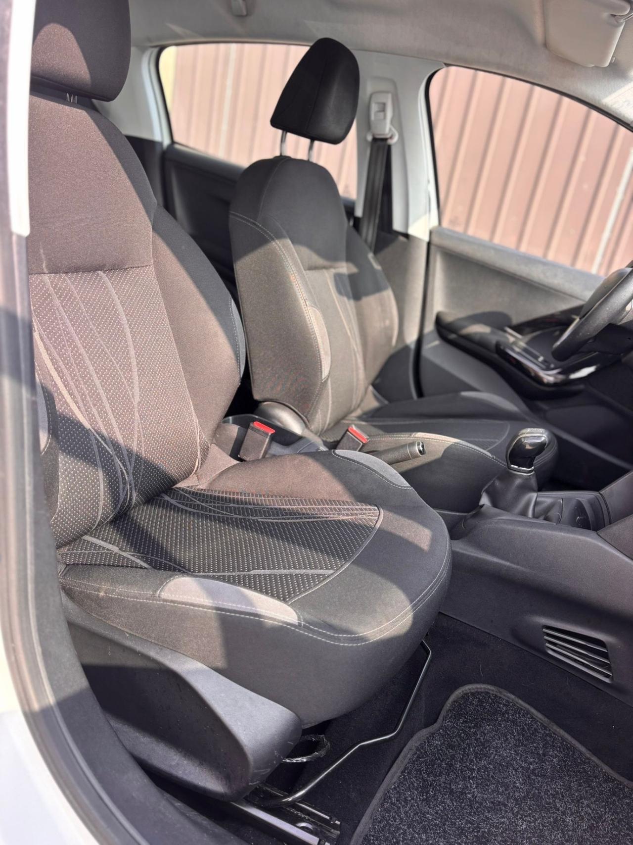 Peugeot 208 1.2 VTi 82 CV 5 porte Allure