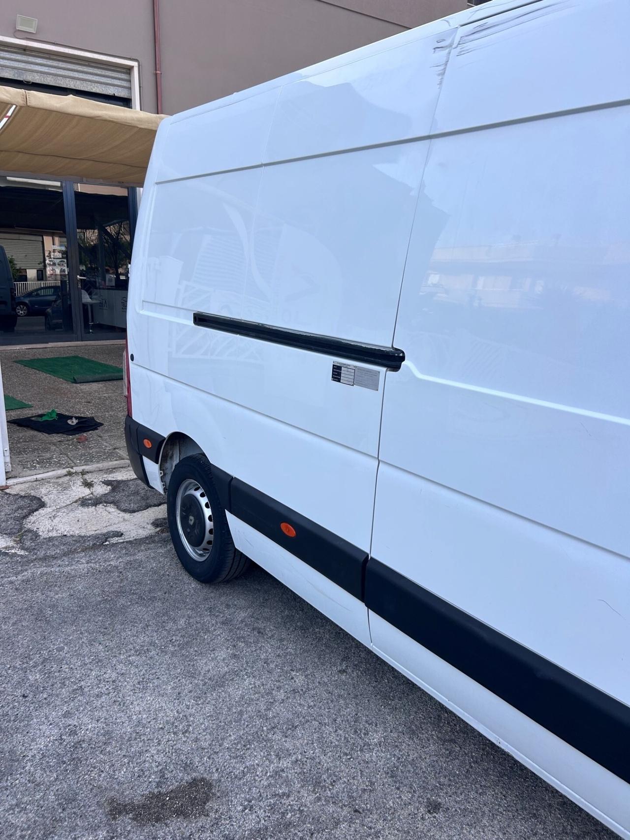 Renault Master T35 2.3 dCi/125 TP PL-SL-TM-RG Furg