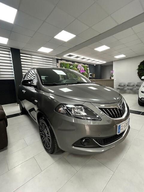 Lancia Ypsilon 1.0 FireFly 5 porte S&S Hybrid Gold