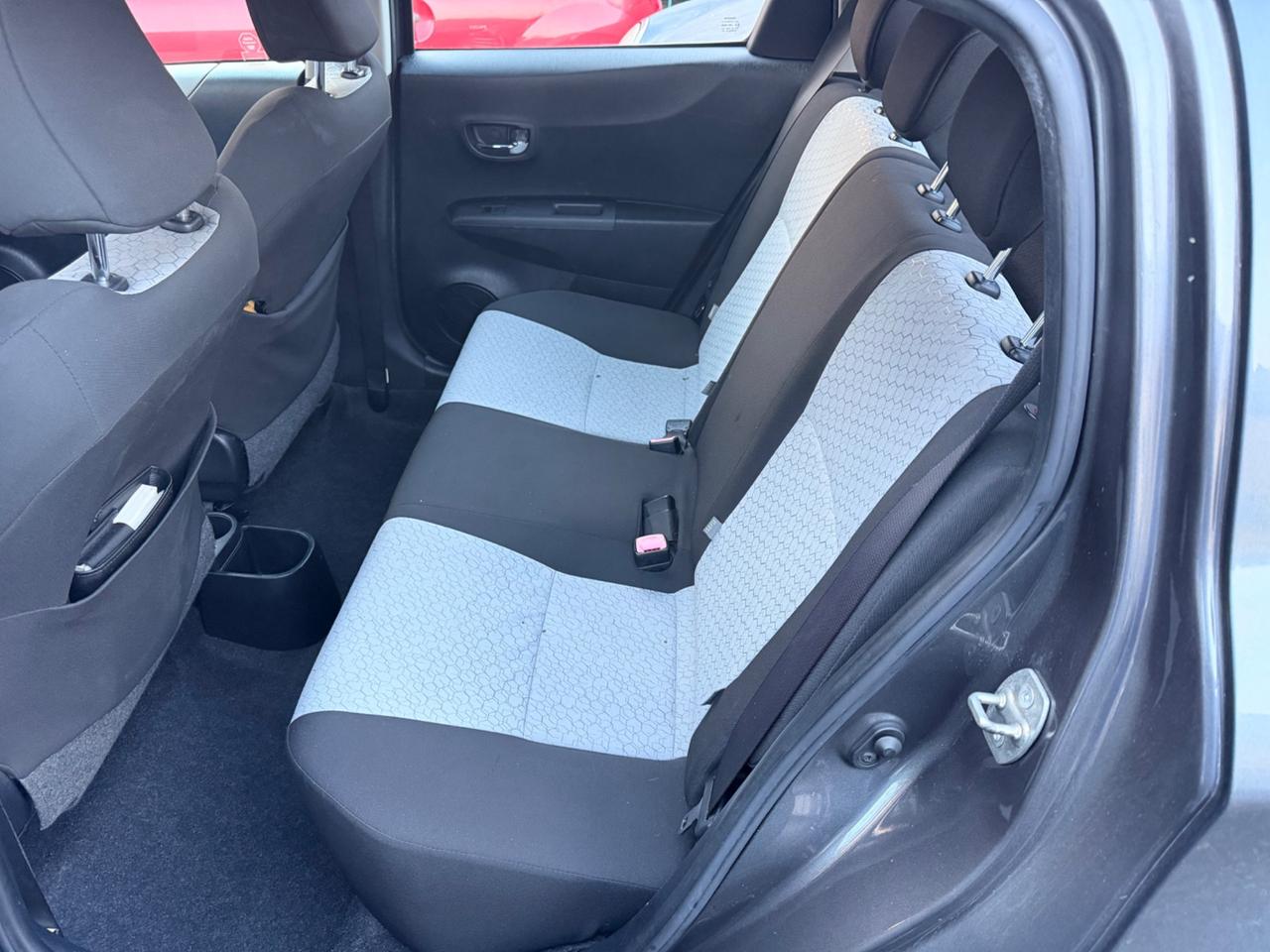 Toyota Yaris 1.0 5 porte Lounge Navi