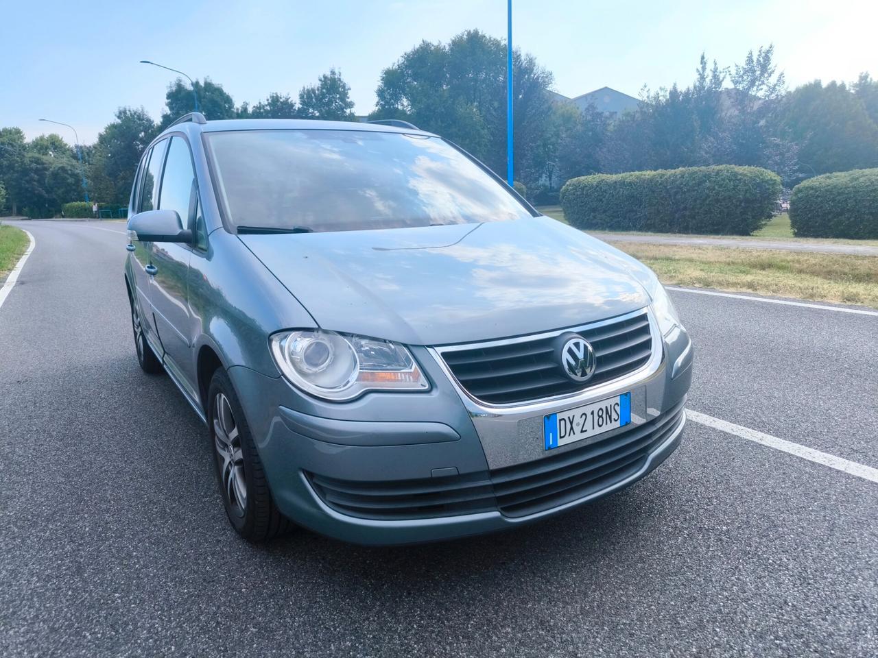 VOLKWAGEN TOURAN 1,9 TDI- 7 POSTI -OK NEOPATENTATI-KM 130000