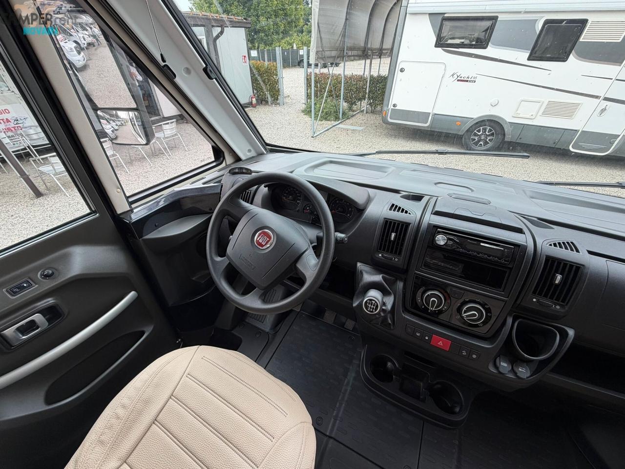 MCLOUIS NESS 73G - MOTORHOME CON LETTI GEMELLI IN CODA