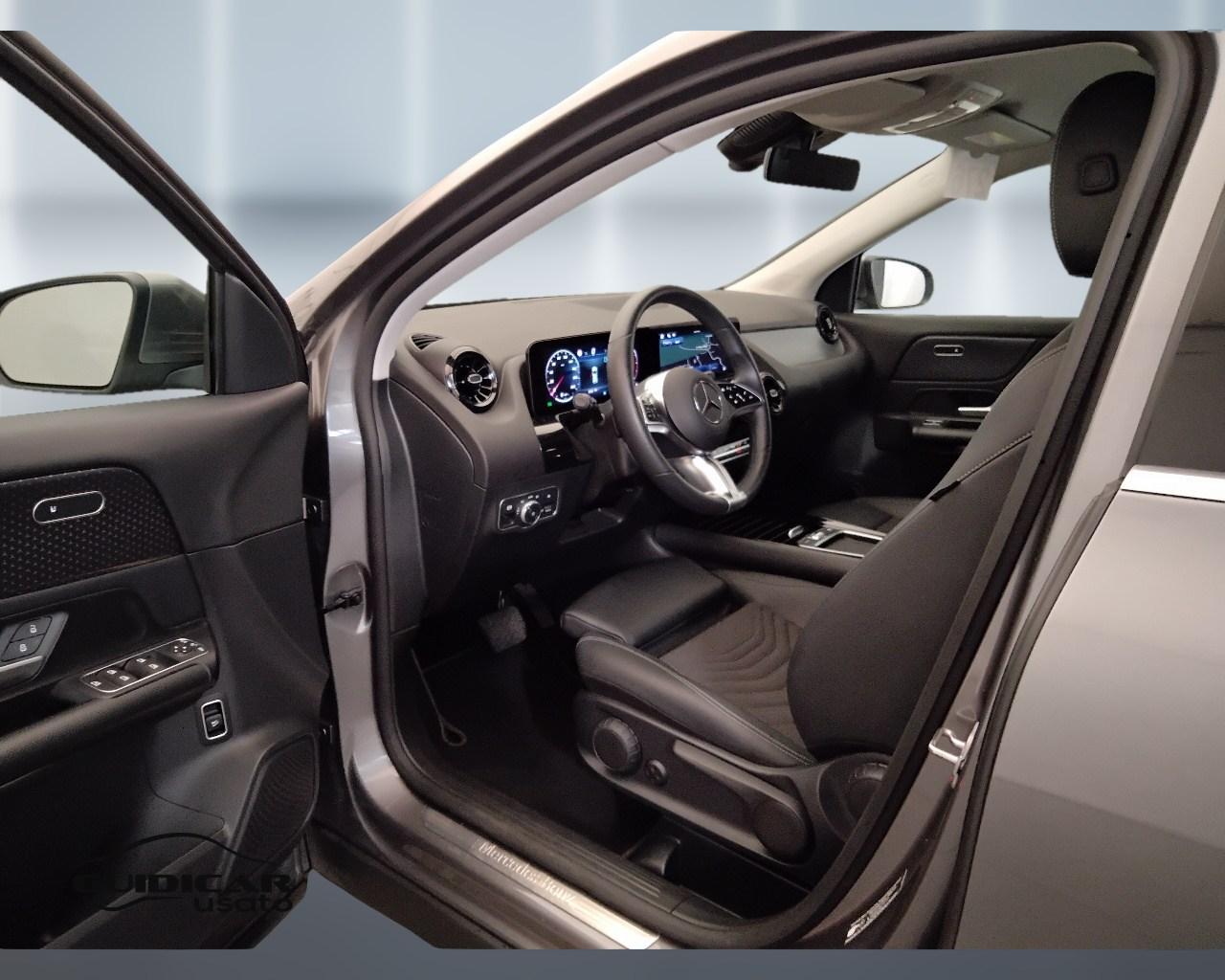 Mercedes-Benz GLA-H247 2023 - GLA 180 d Advanced auto