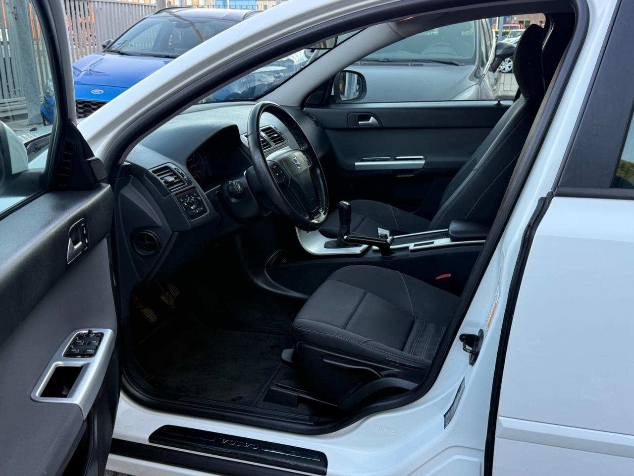 Volvo V50 1.6 D2 R-design cv114