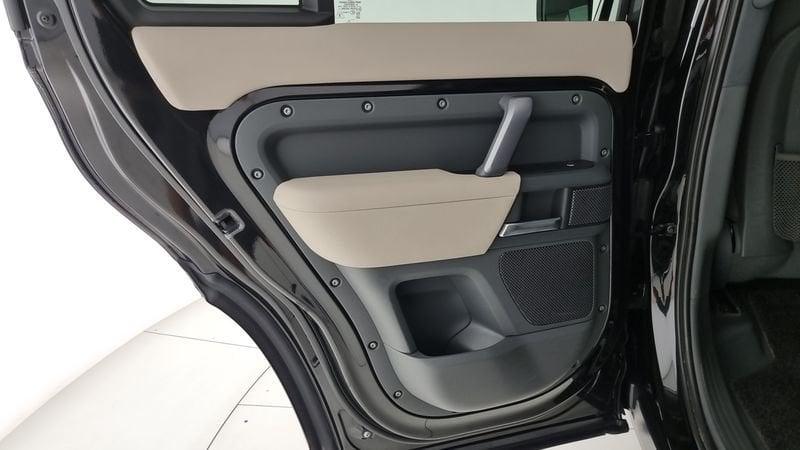 Land Rover Defender 110 3.0D I6 250 CV AWD Auto X-Dynamic SE