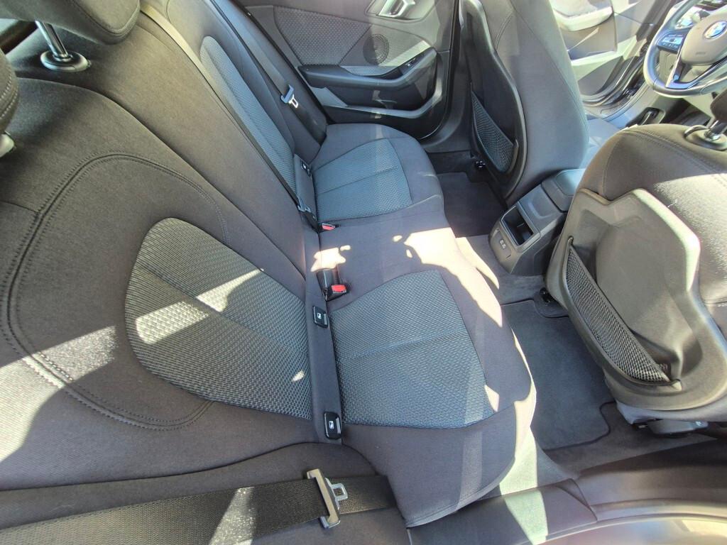 BMW NEW 116d Business Advantage