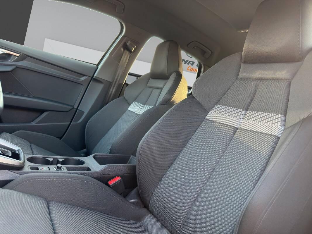 Audi A3 Sportback 30 1.0 tfsi mhev Business AUTOMATICA E CARPLAY