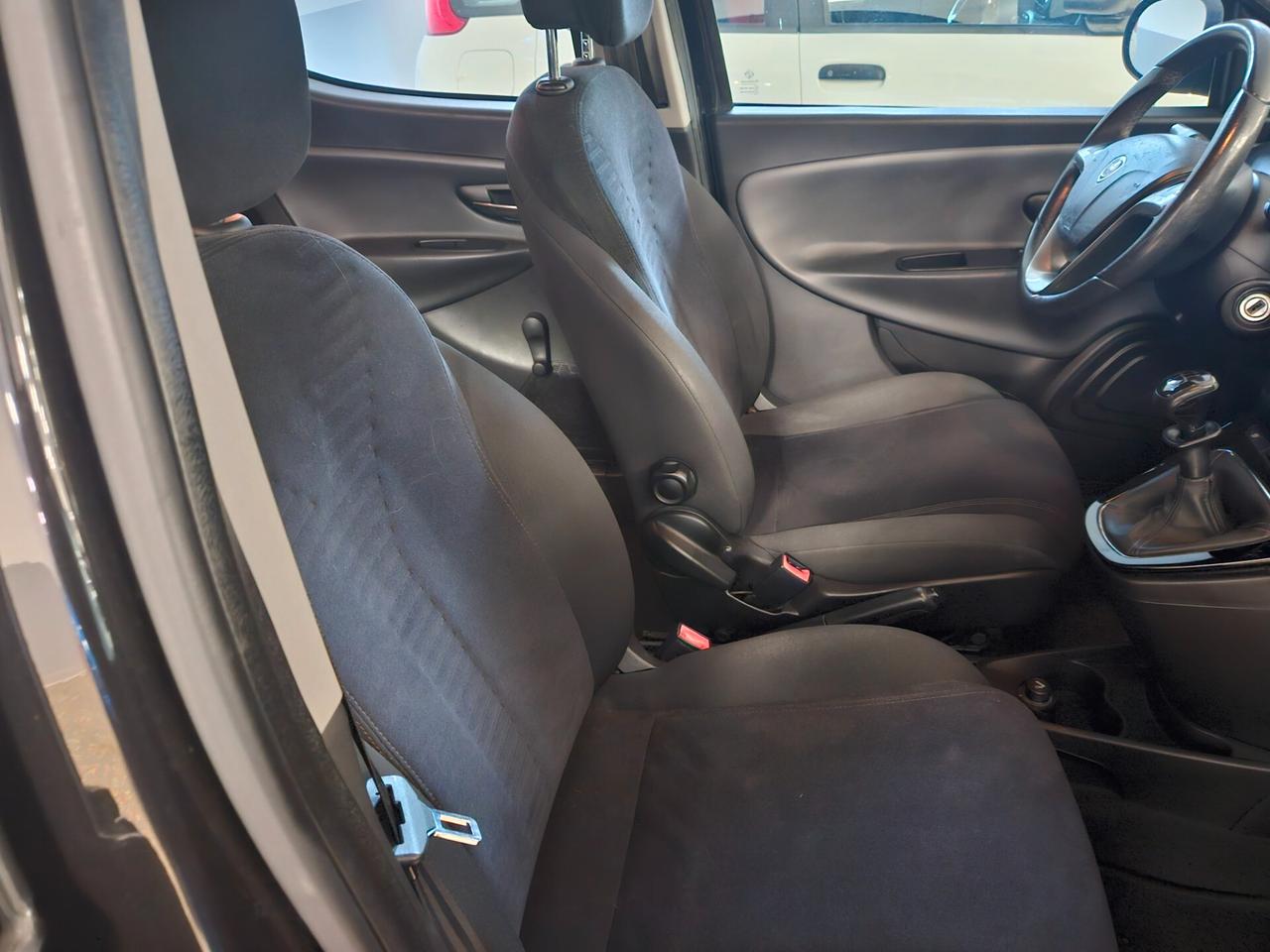 Lancia Ypsilon 1.2 69 CV 5 porte Gold