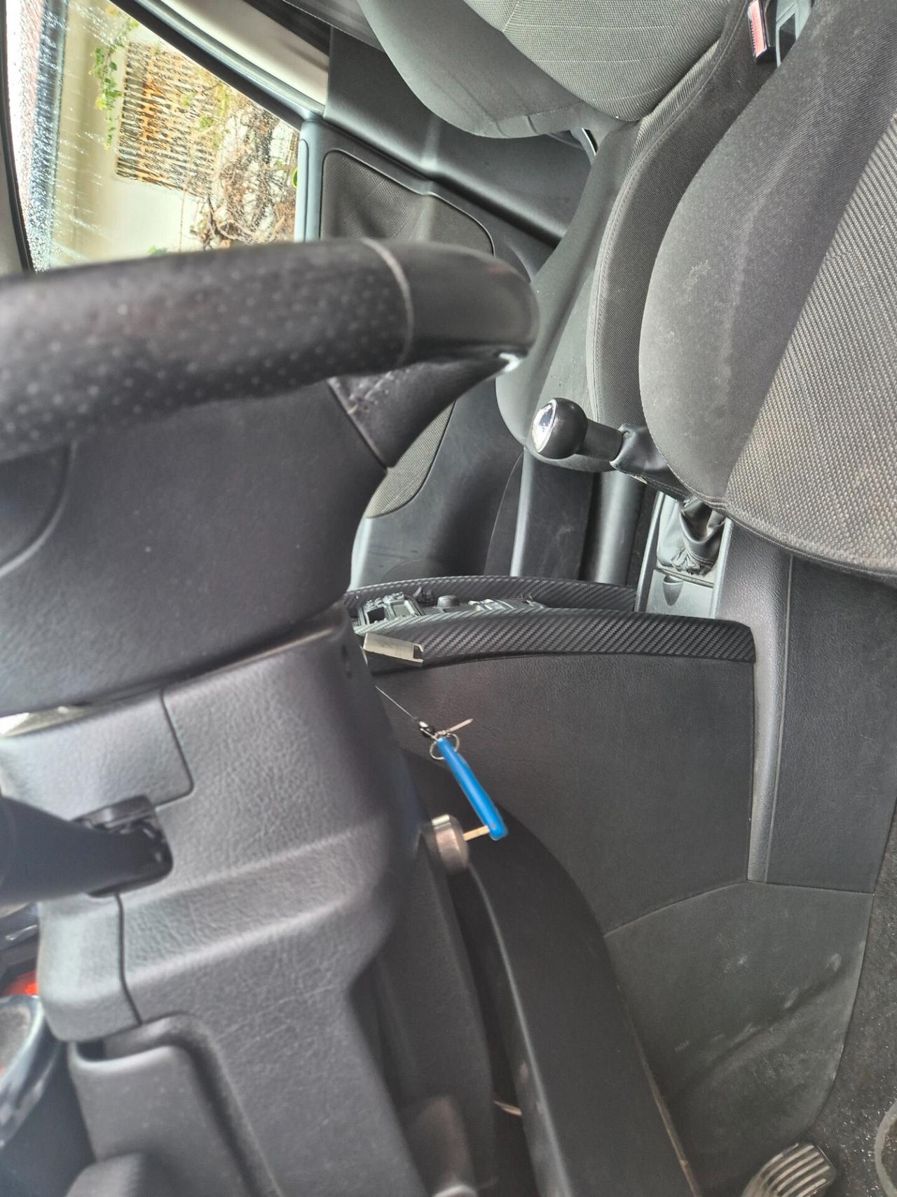 Peugeot 207 1.4 HDi 70CV 5p. X Line