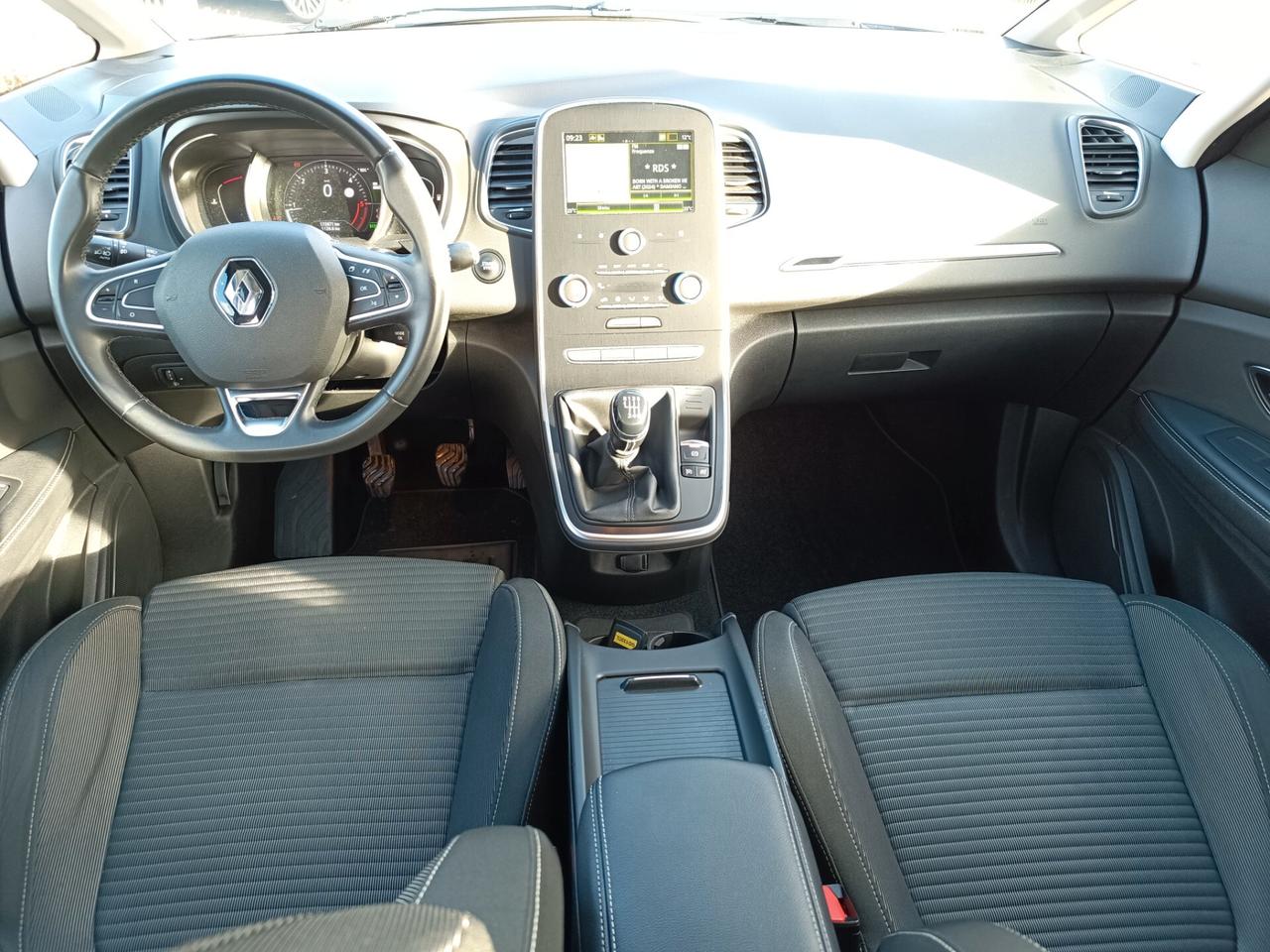 Renault Grand Scenic Blue dCi 120 CV Sport Edition2