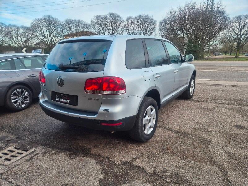 VOLKSWAGEN Touareg 2.5 R5 TDI