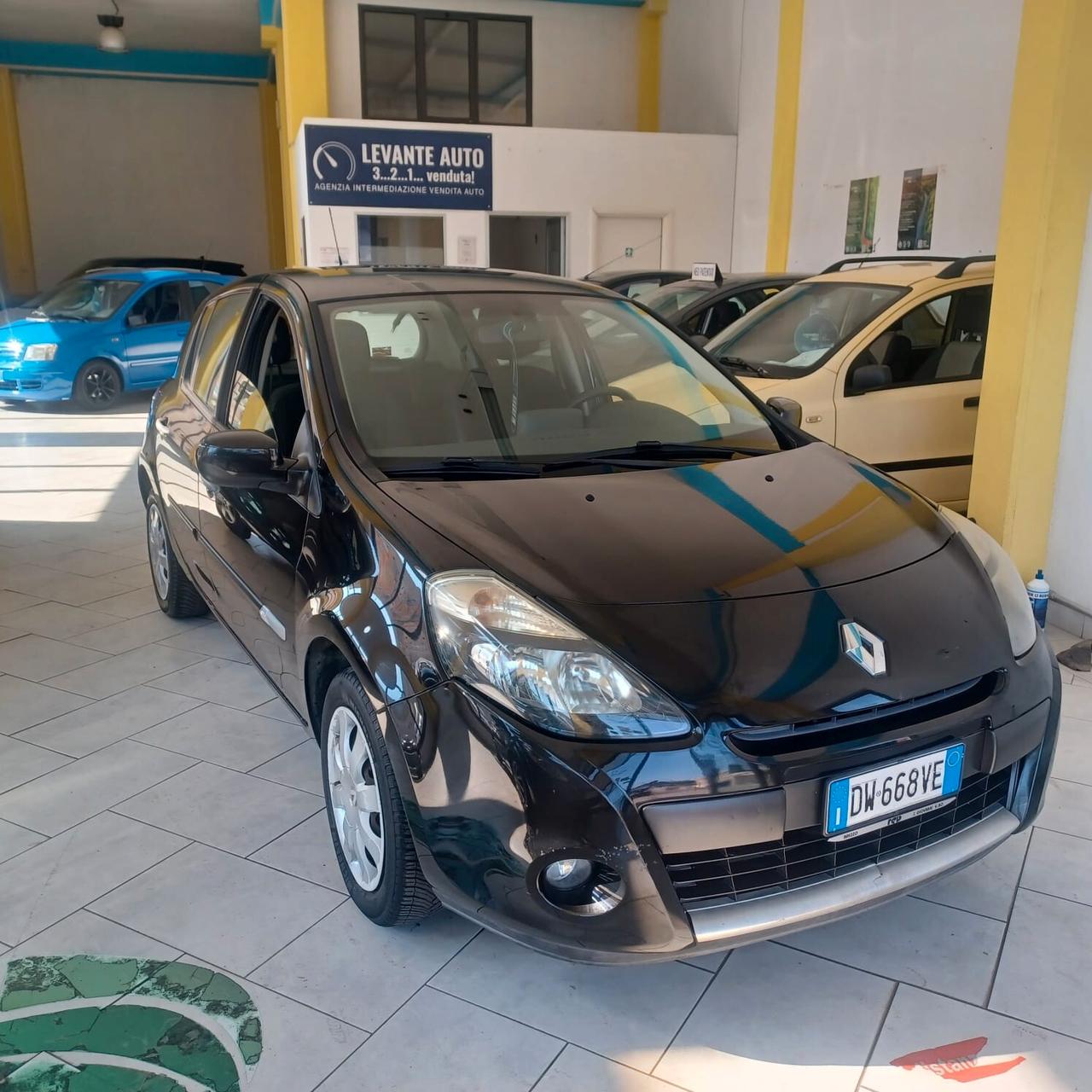 128.548KM CLIO 1.2 PERFETTA OK NEOPATENTATI