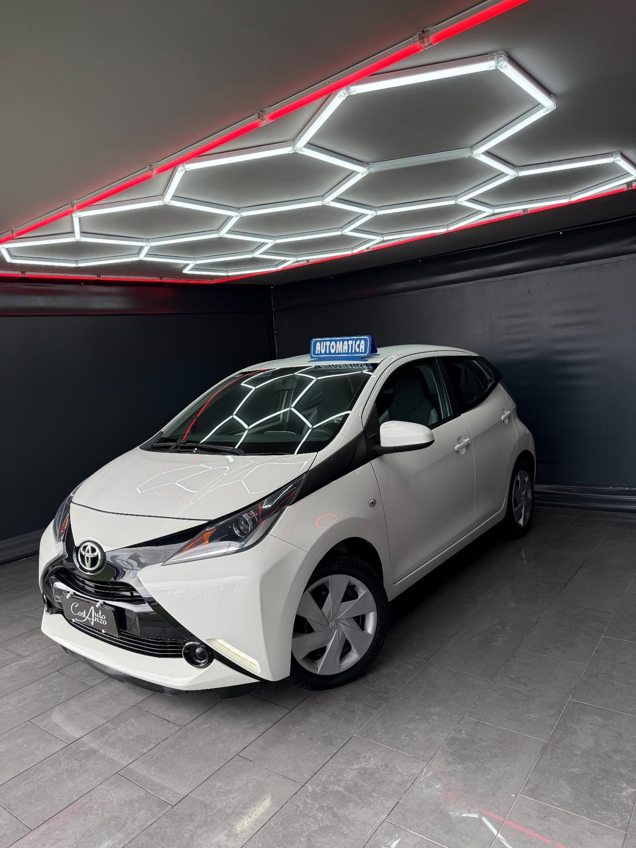 Toyota Aygo 1.0 Benzina x-clusiv 11/2014 AUTOMATICA