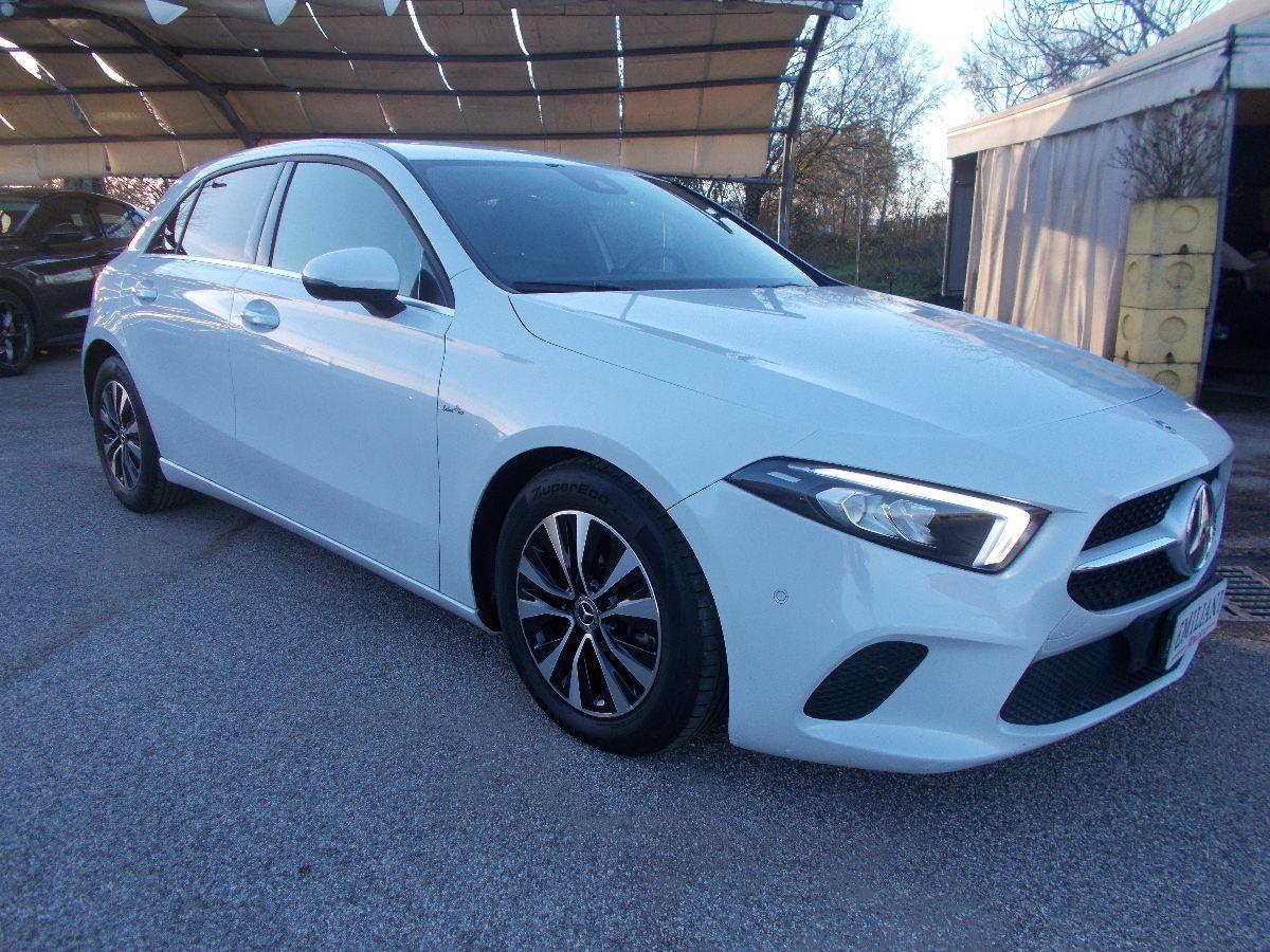 MERCEDES - Classe A - A 200 d Automatic Business