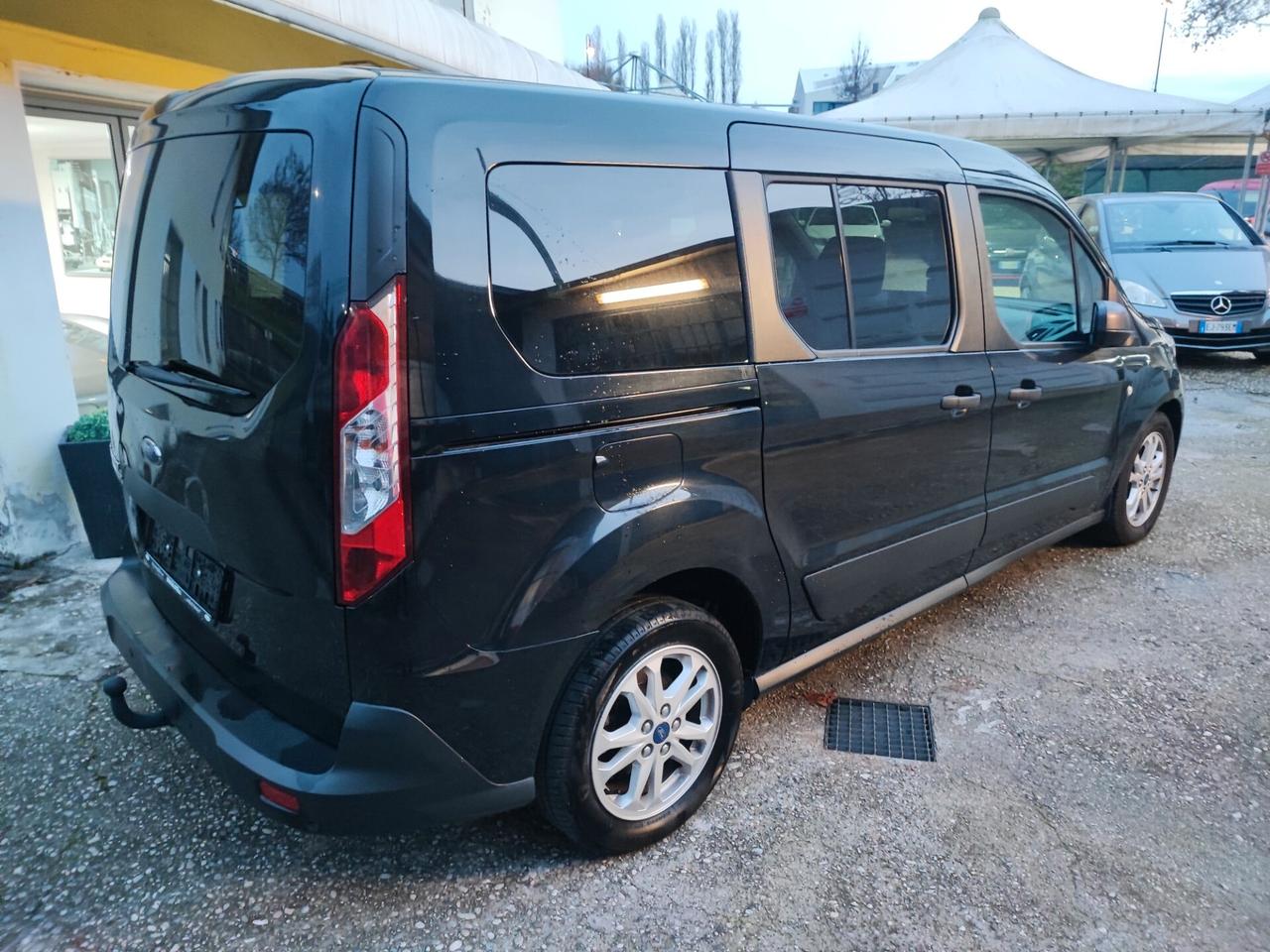 Ford Grand Tourneo Gancio Traino 7 Posti Euro 6