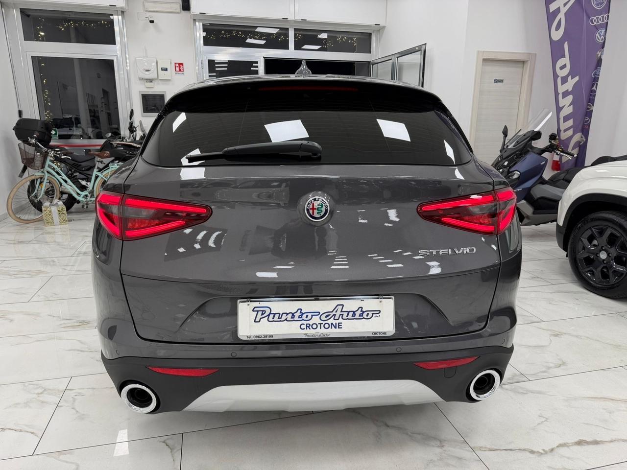 Alfa Romeo Stelvio 2.2 Turbodiesel 160 CV AT8 RWD Business
