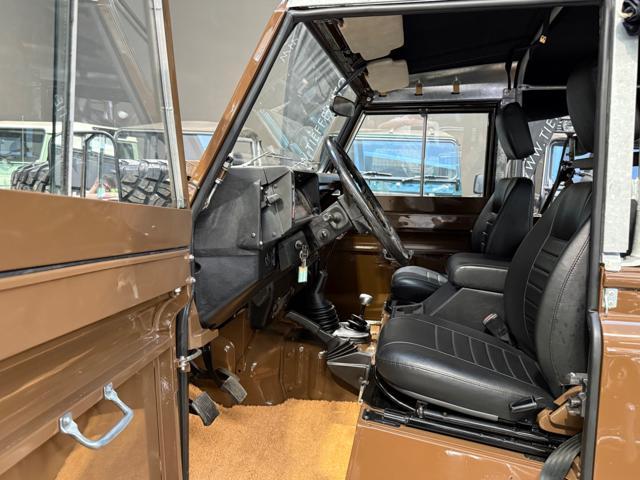 LAND ROVER Defender 90 diesel Soft-top