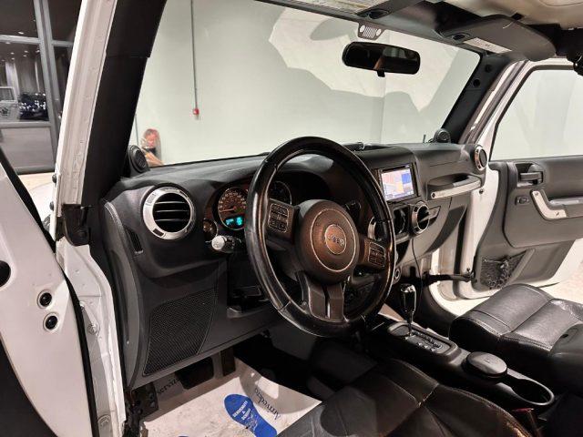 JEEP Wrangler Unlimited 2.8 CRD DPF Sahara Auto