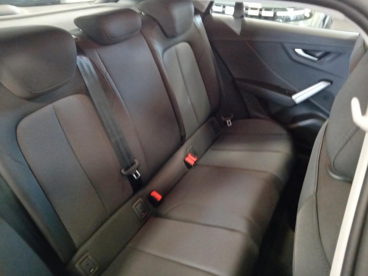Audi Q2 30 TFSI Business Advanced