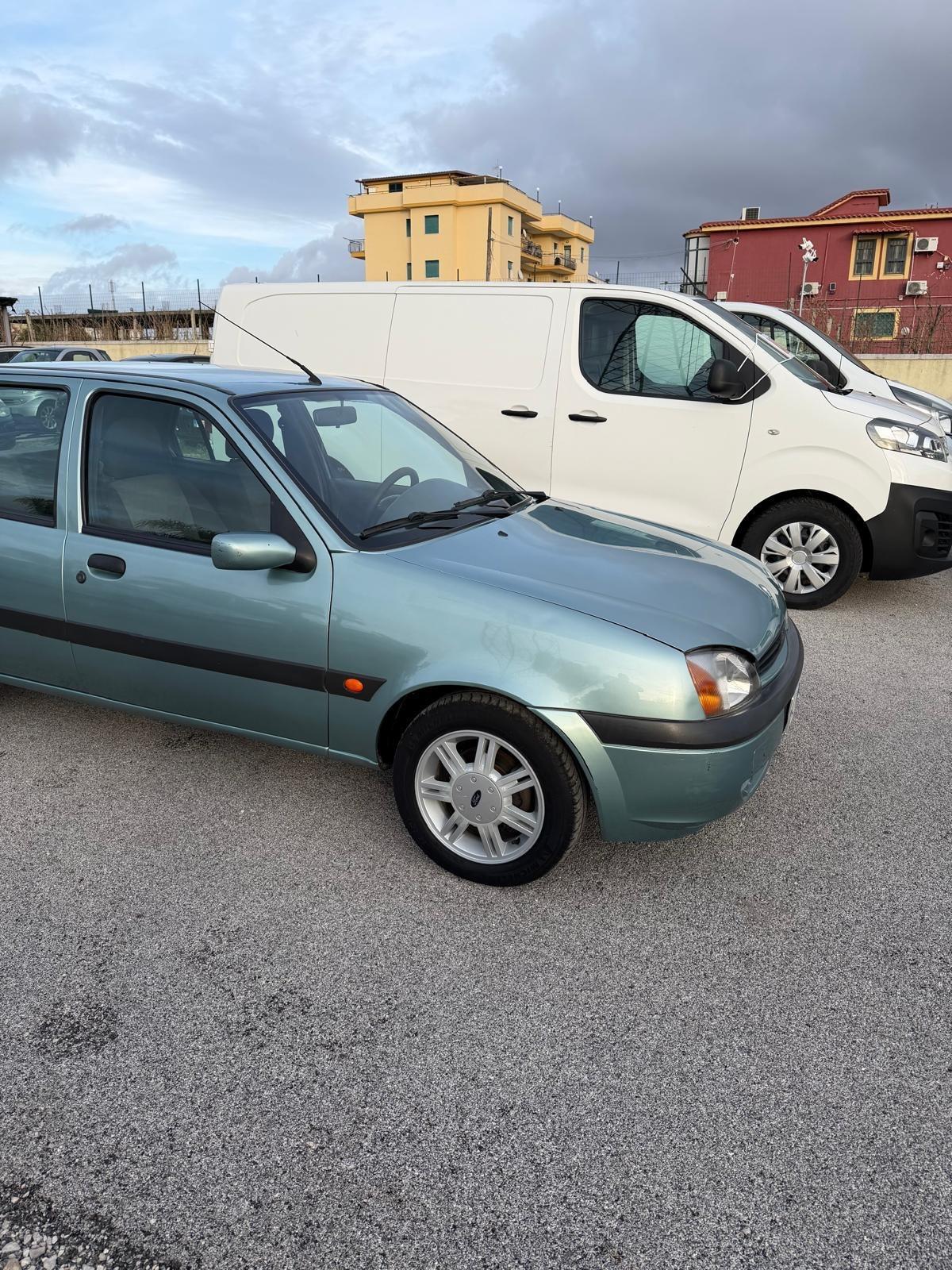 Ford Fiesta 1.2 gpl 2000