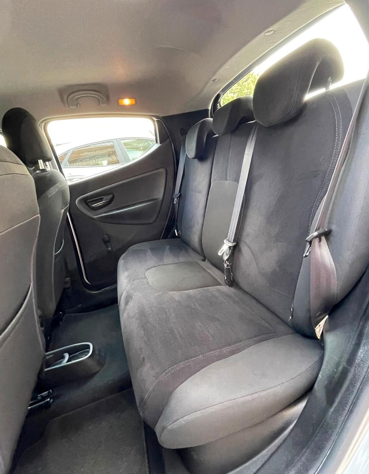 Lancia Ypsilon 1.2 69 CV 5 porte S&S Silver