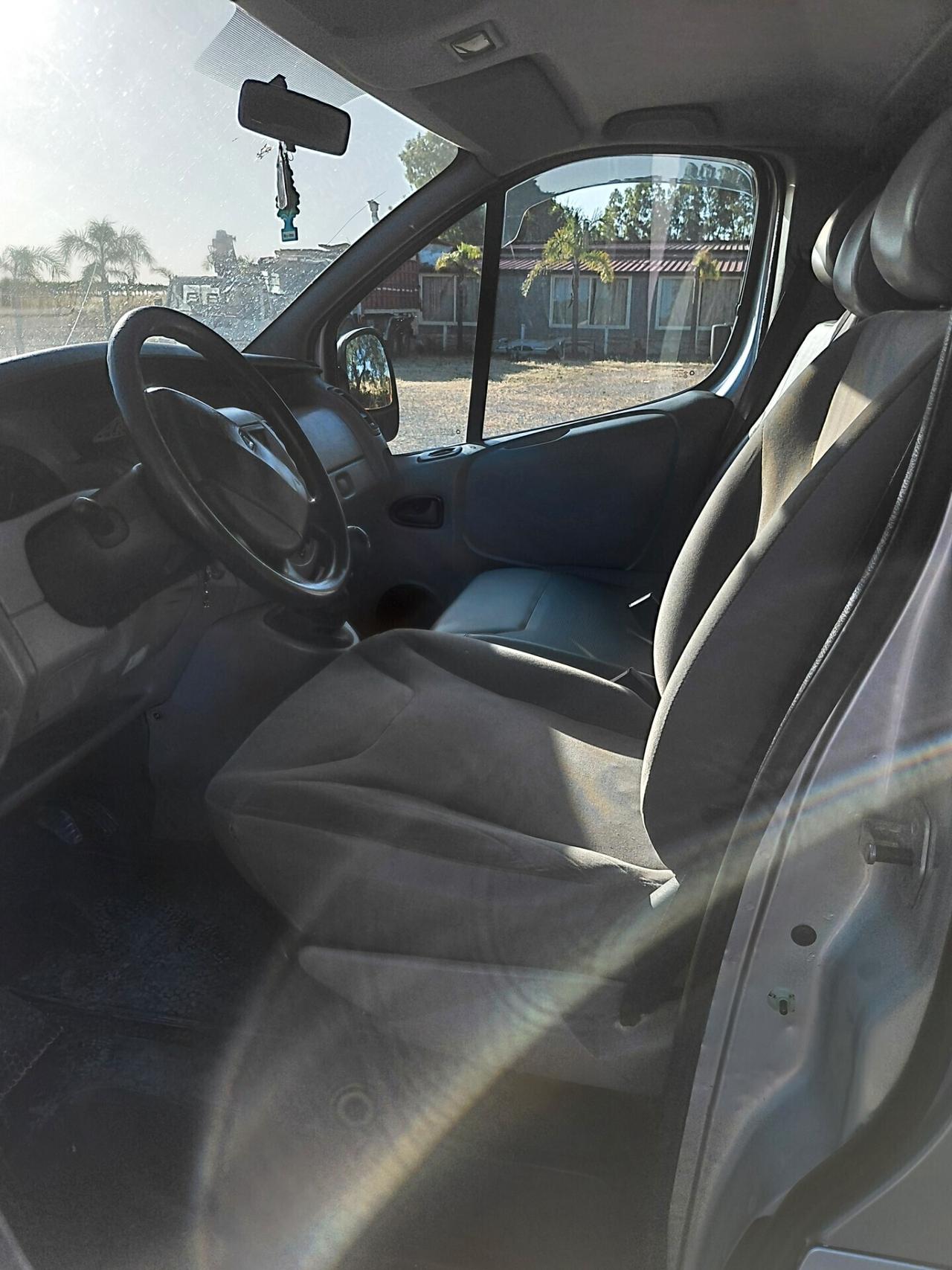 Renault trafic 9 posti