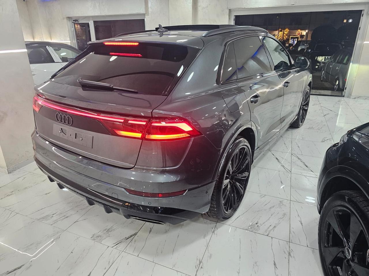 Audi Q8 50 TDI S-TRONIC 286CV LASER MATRIX TETTO PANORAMICO APRIBILE BANG & OLUFSEN CERCHI 23'