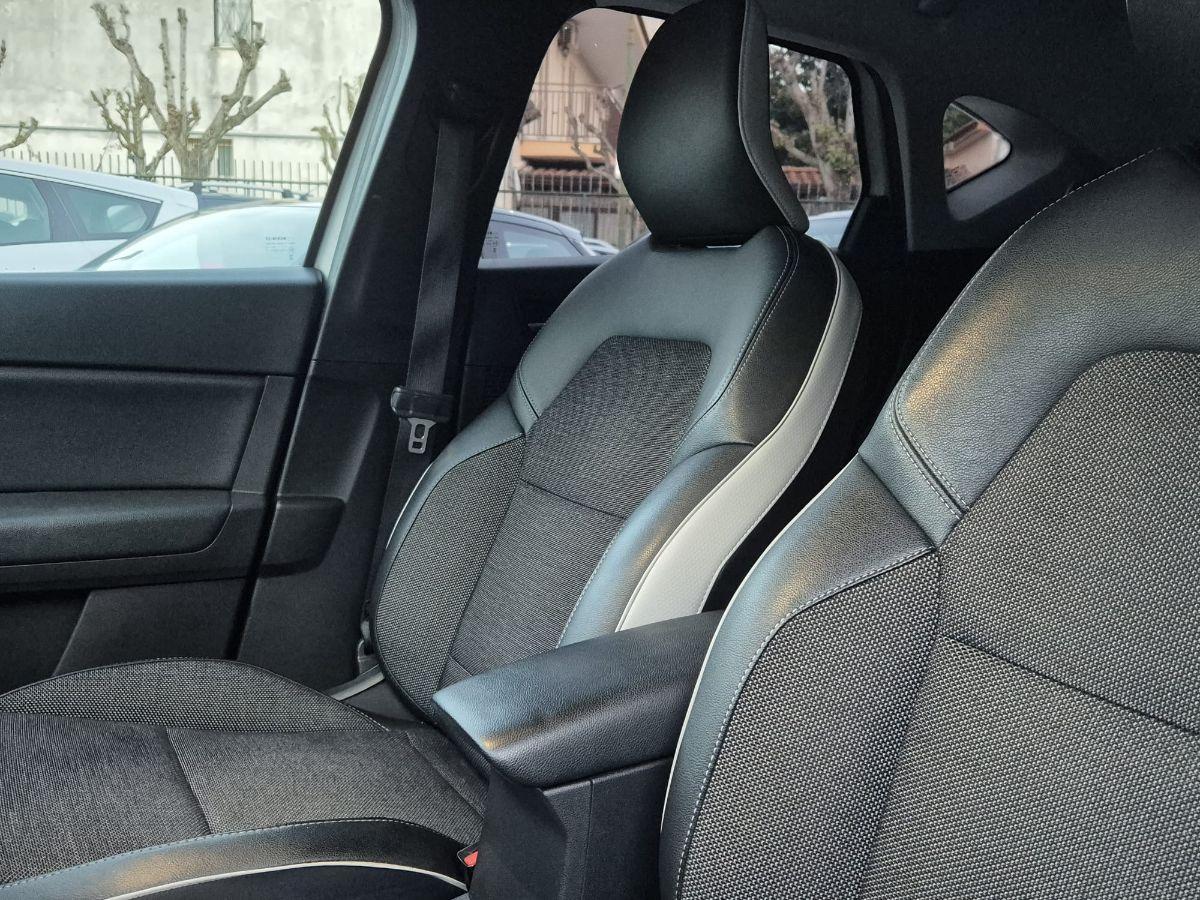 RENAULT - Captur - Blue dCi 8V 115 CV EDC Intens