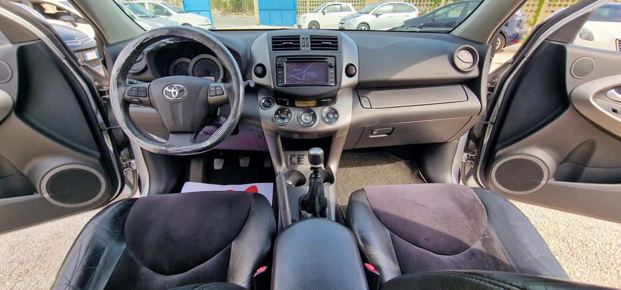 Toyota RAV4 2.2 D-4D 150 CV Lounge 2012