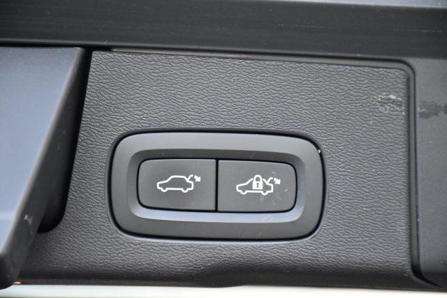 VOLVO XC60 B4 (d) Geartronic Inscription