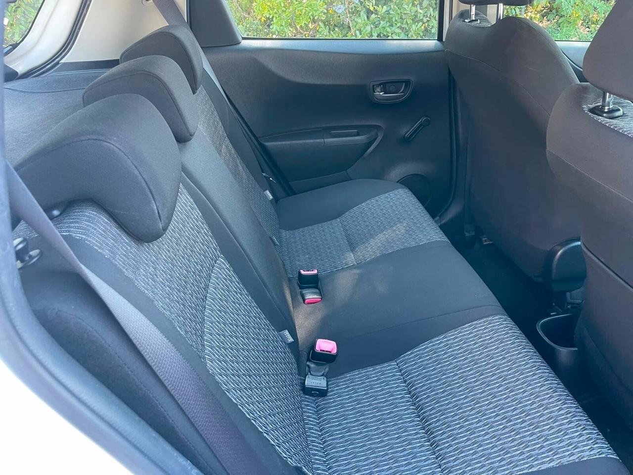 Toyota Yaris 1.0 5 porte Lounge 141000km
