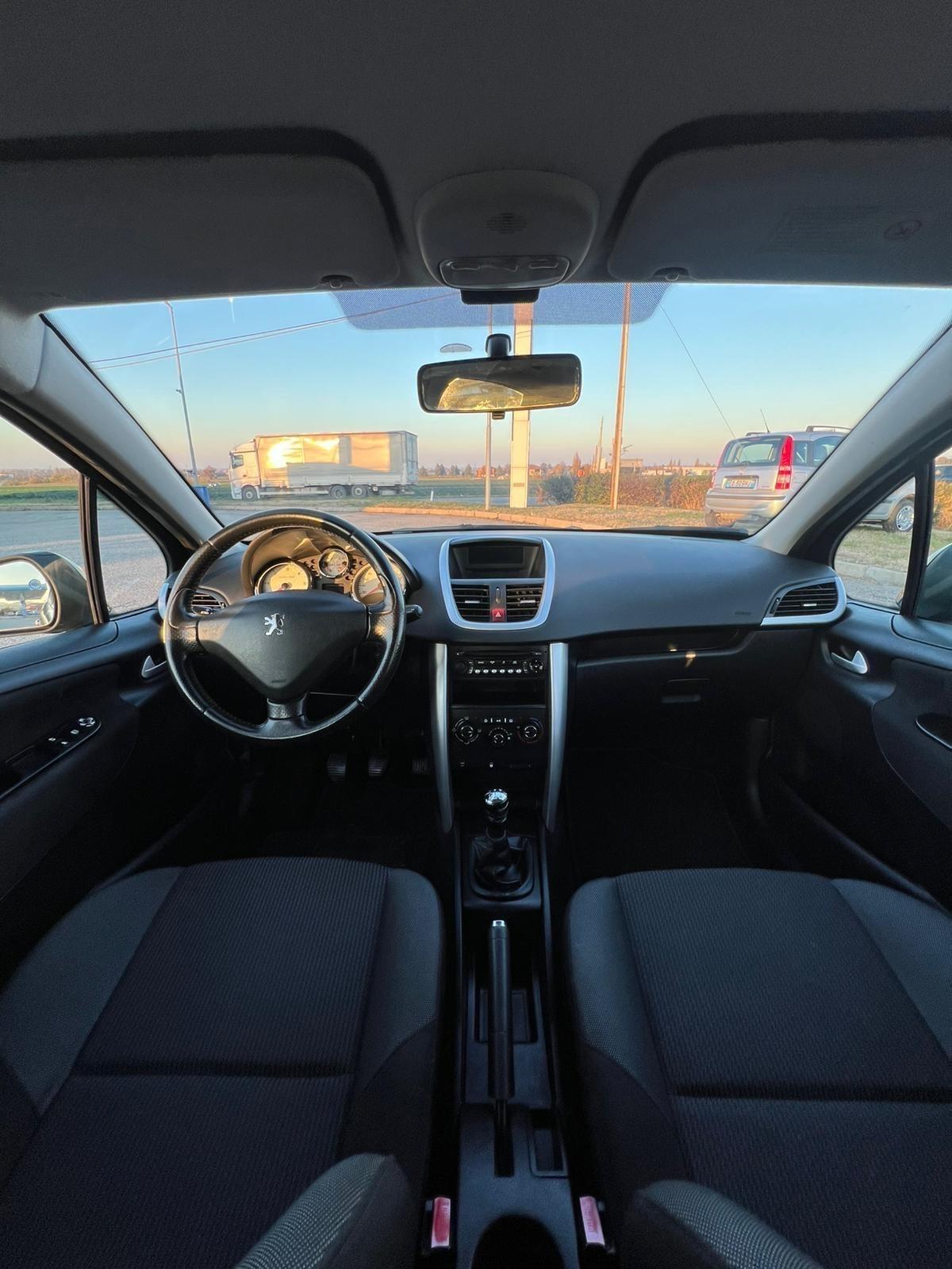 Peugeot 207 1.4 HDi 70CV FAP 5p. Mix