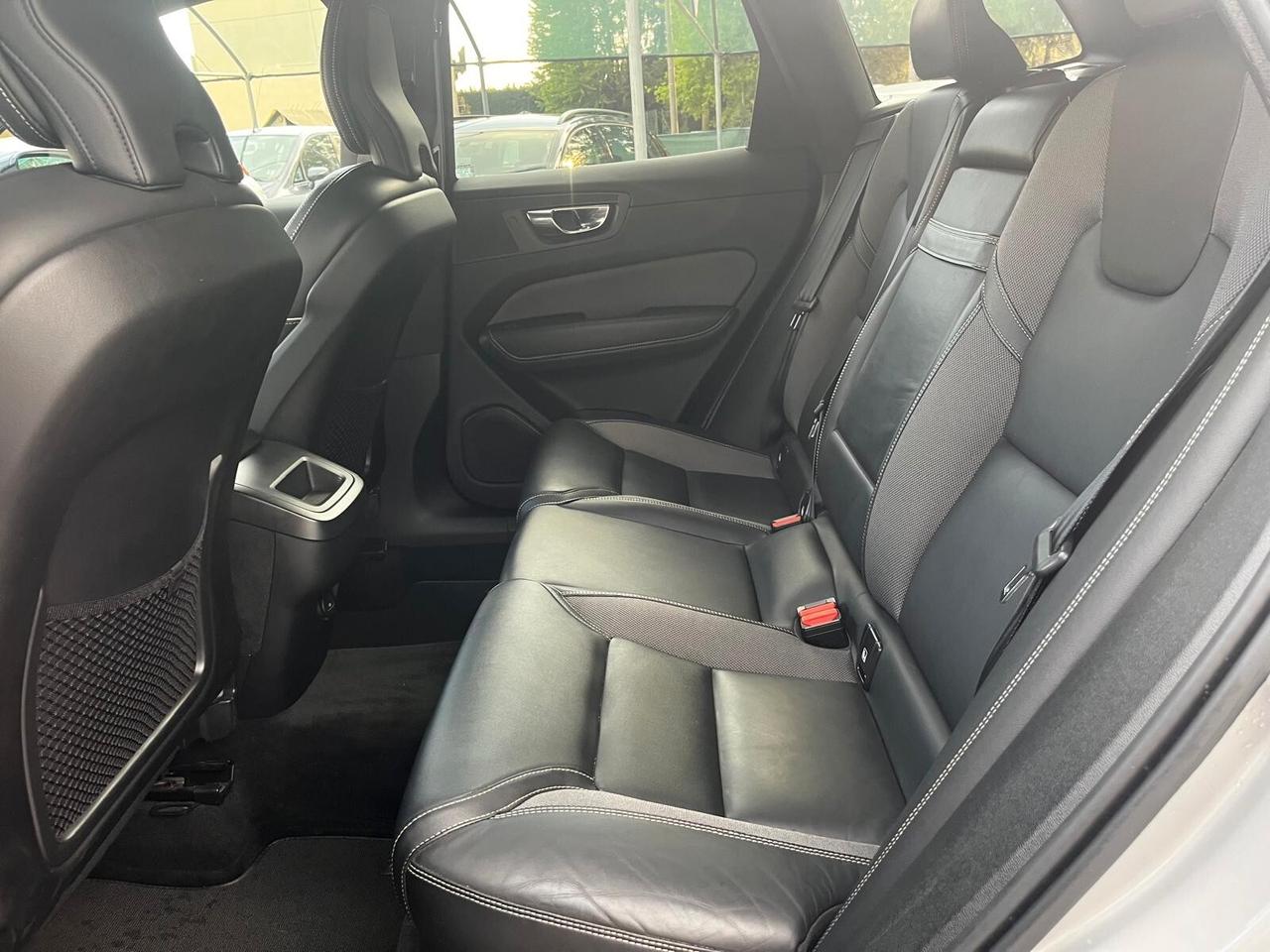 Volvo XC 60 XC60 B4 (d) AWD Geartronic R-design