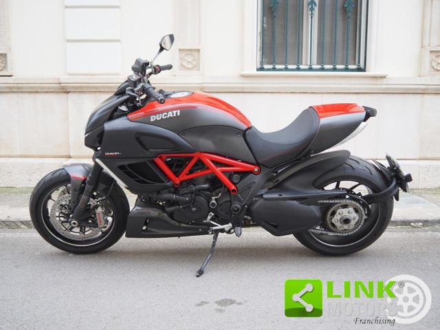 DUCATI Diavel Red Carbon