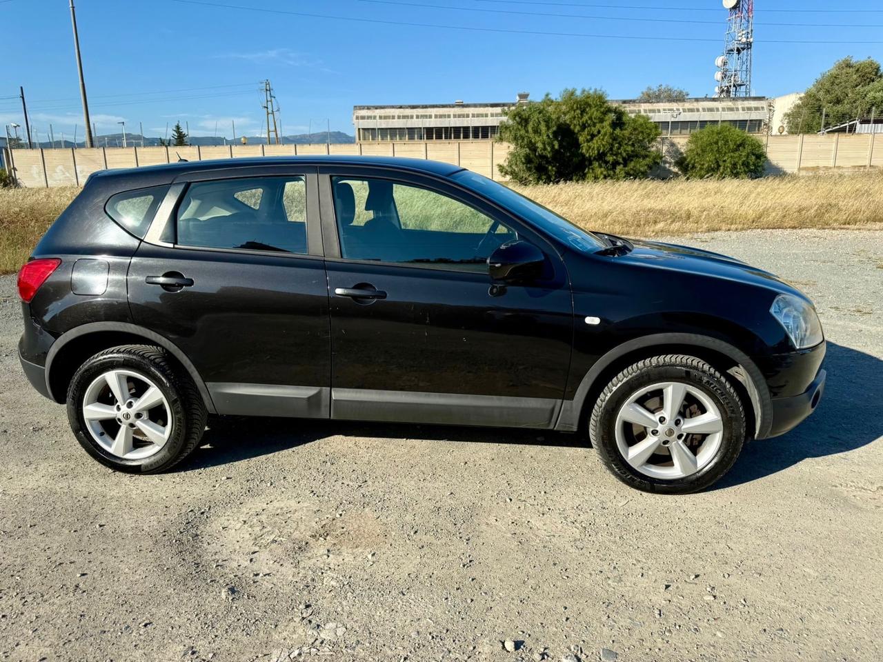 Nissan Qashqai 2.0 dCi 4X4- full optional